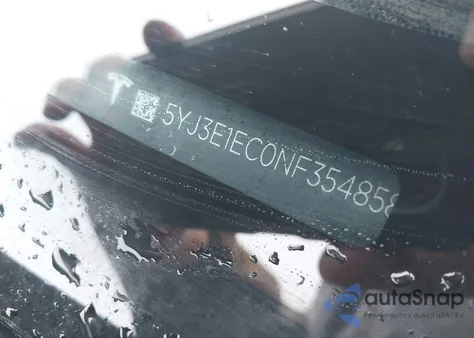 2022 Tesla Model 3 Performance Dual Motor All-Wheel Drive z USA, uszkodzony, nr VIN 5YJ3E1EC0NF354858